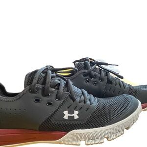 Only worn one time. Like new Under Armour
Charged Ultimate 3.0 Men's